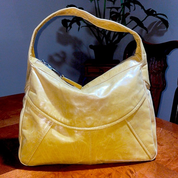 Kenneth Cole Reaction Handbags - Kenneth Cole Reaction leather shoulder bag